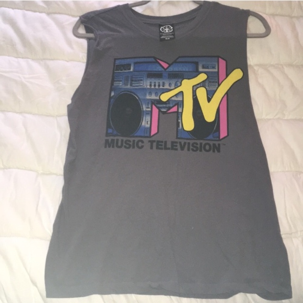 Muscle tee